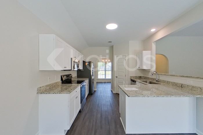 781 Park Ln - Photo 5 of 21
