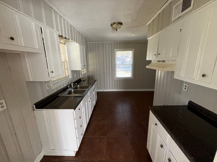 1508 E Raines Rd - Photo 7 of 22