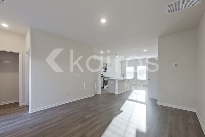 2191 Banyon Cir - Photo 5 of 25