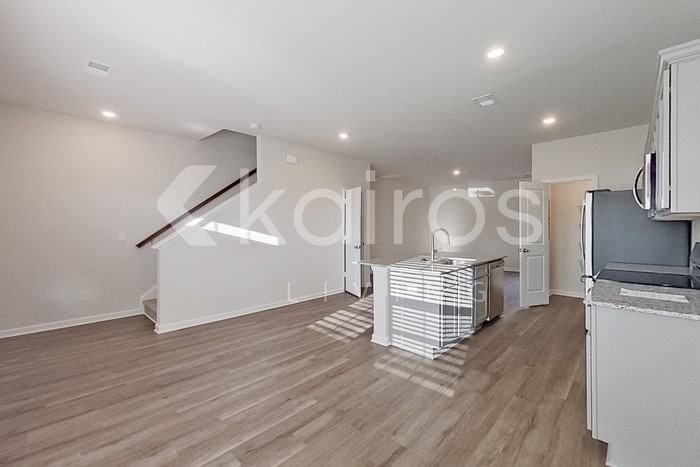 2191 Banyon Cir - Photo 6 of 25