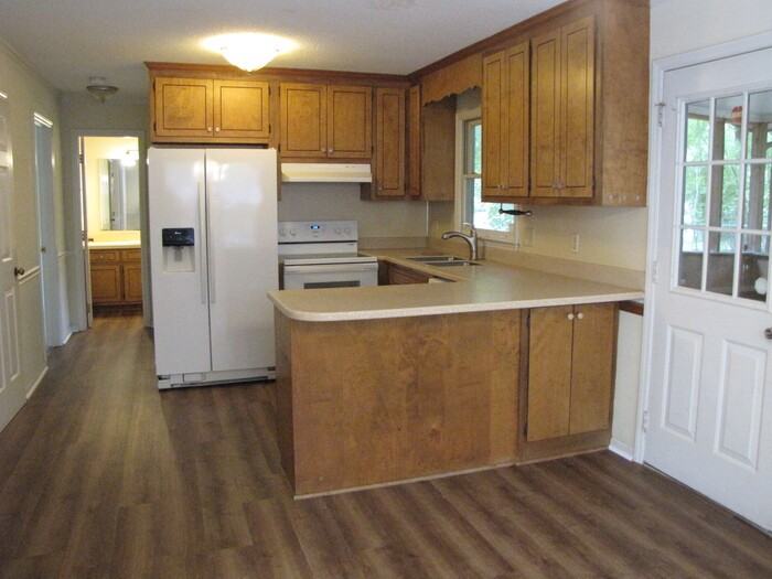 603 E Hammond St - Photo 5 of 22