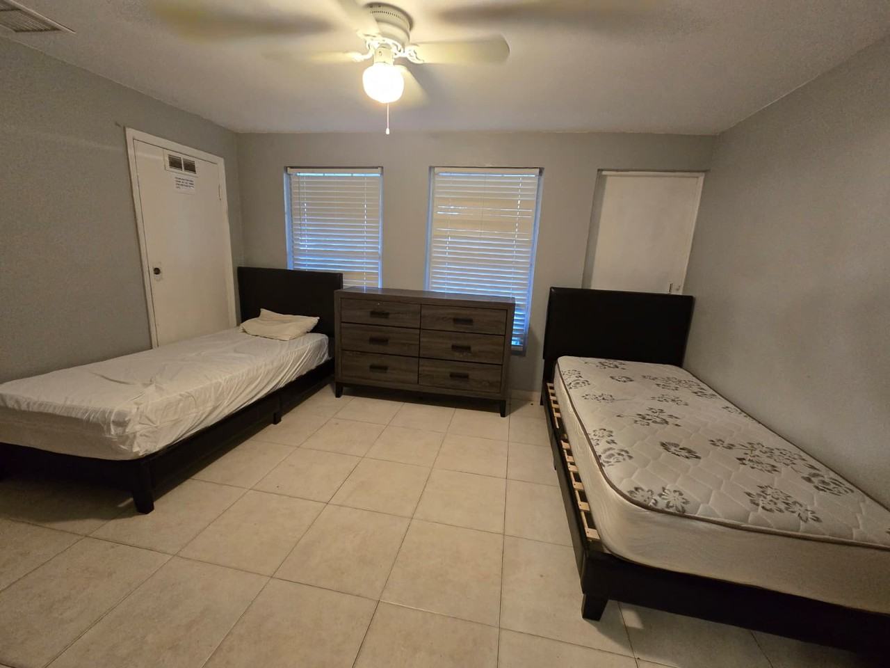 1507 Seminole Boulevard #2 - Photo 4 of 6