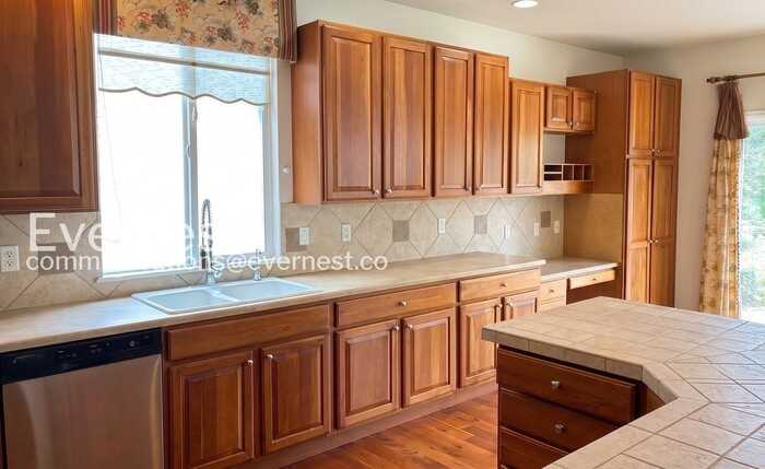 6238 Westchase Rd - Photo 7 of 34