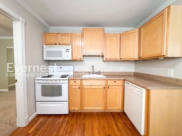 1 S Pennsylvania St #201 - Photo 3 of 15