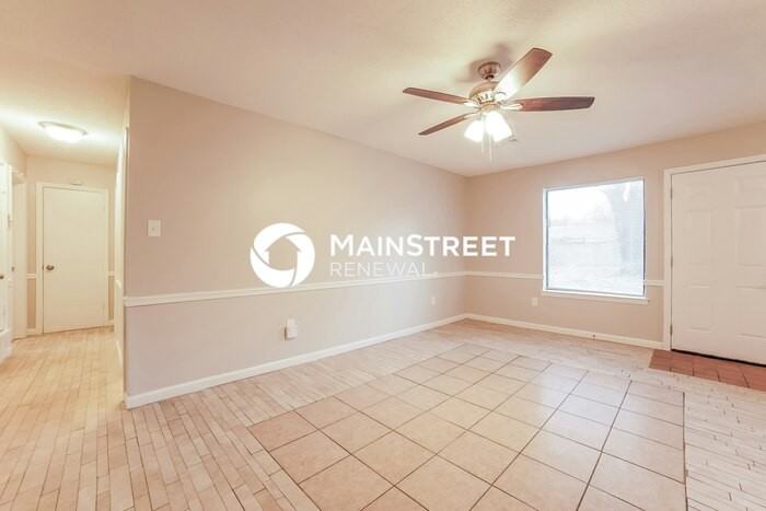 5325 Longwood Cv - Photo 3 of 18