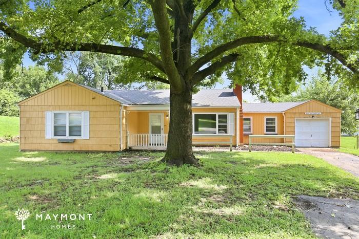 4931 Fairfield Cir - Photo 4 of 15