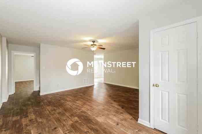 4674 Royal View Dr - Photo 2 of 16