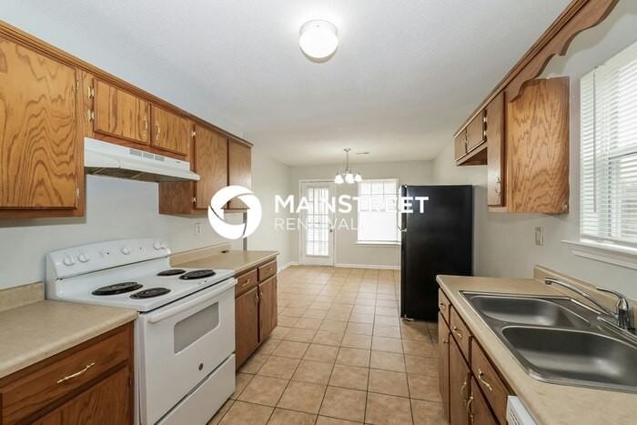 4674 Royal View Dr - Photo 6 of 16