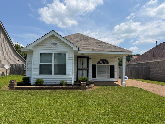 4554 Rosswood Dr