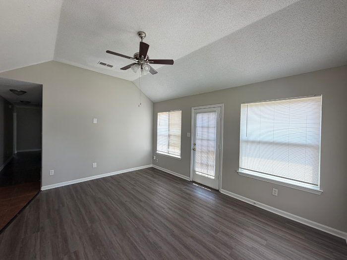 4554 Rosswood Dr - Photo 2 of 14