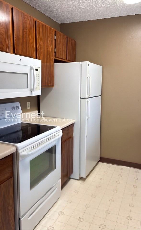 1301 University Ave #C201 - Photo 3 of 21