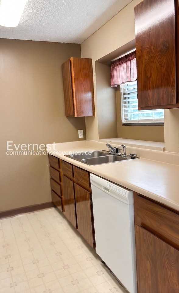 1301 University Ave #C201 - Photo 4 of 21