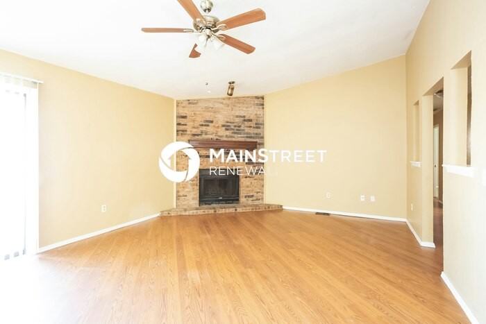 10113 Southridge Ter - Photo 3 of 16