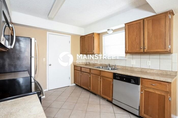 10113 Southridge Ter - Photo 7 of 16