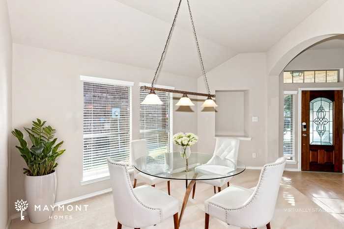 10910 Brighton Gardens Dr - Photo 6 of 15