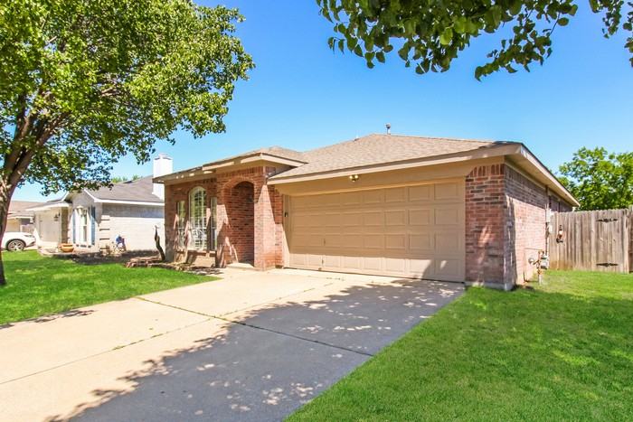 1909 Canyon Ridge St - Photo 2 of 14