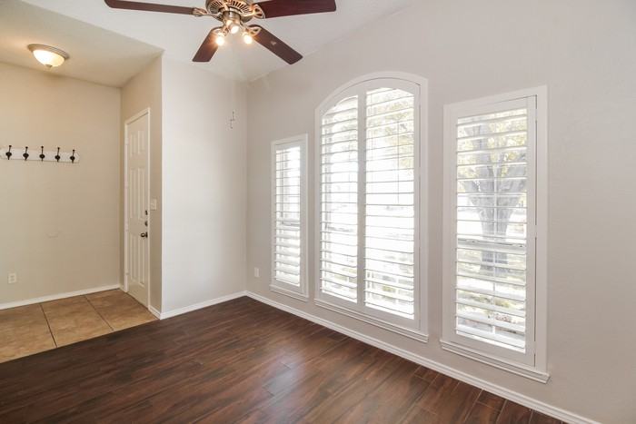 1909 Canyon Ridge St - Photo 5 of 14