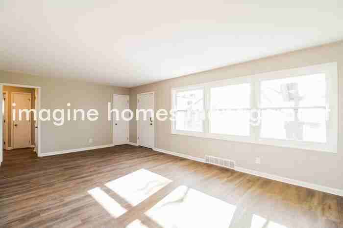 6126 Thole Rd - Photo 4 of 17