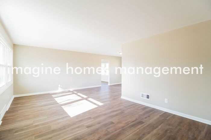 6126 Thole Rd - Photo 5 of 17