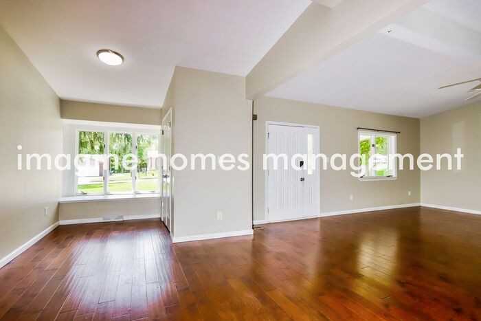 617 Old Ballwin Rd - Photo 4 of 16