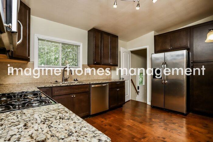 617 Old Ballwin Rd - Photo 6 of 16