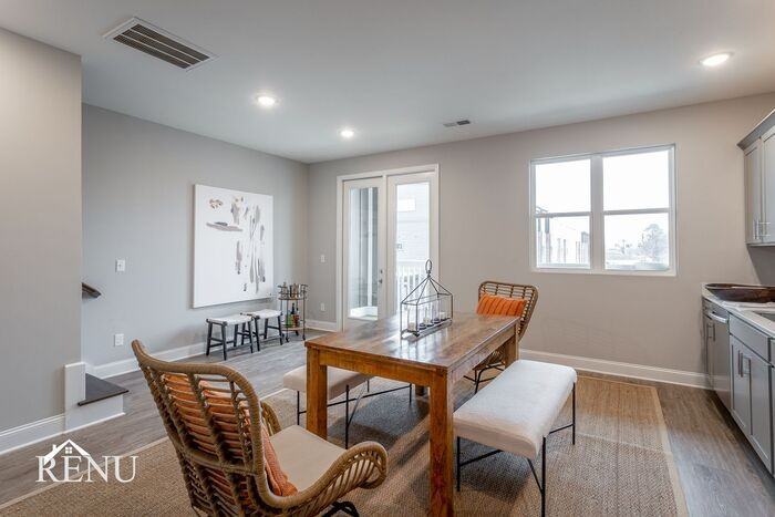 2356 E 18th Street Pl - Photo 4 of 21