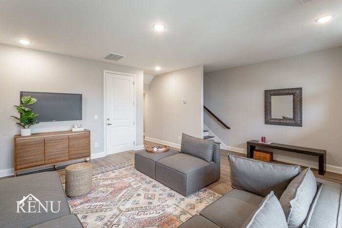 2356 E 18th Street Pl - Photo 7 of 21
