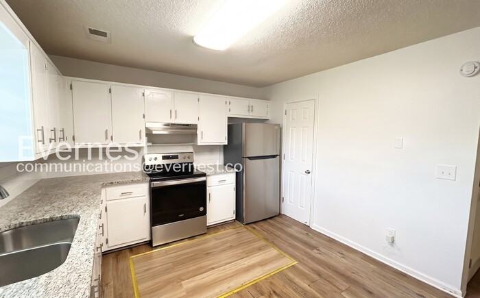 2163 Cheshire Dr - Photo 5 of 18