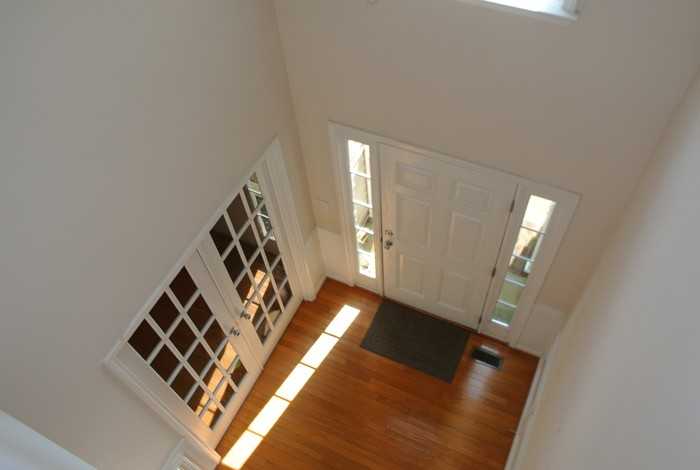 2108 Summit Dr - Photo 2 of 15