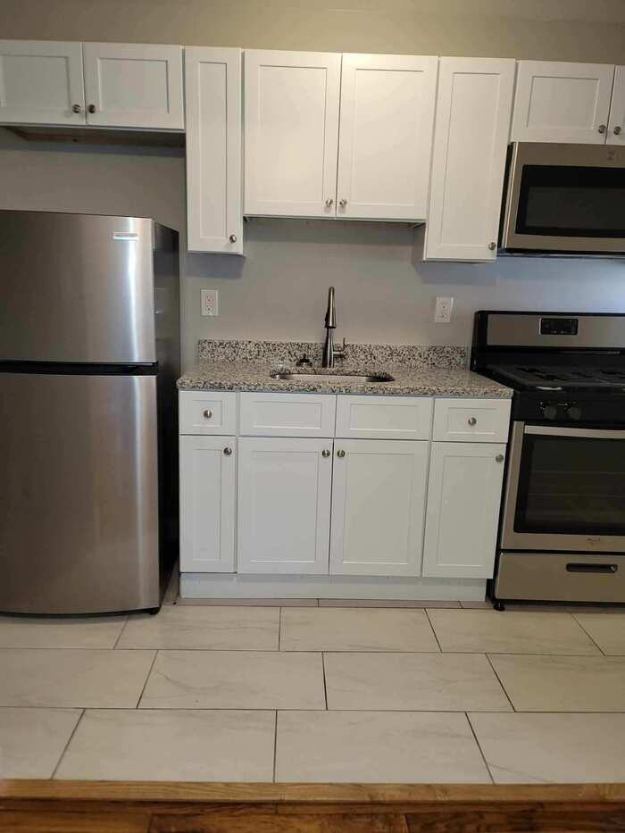6102 Cardiff Ave - Photo 2 of 8