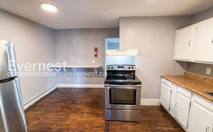32 Woodlawn Dr #7 - Photo 4 of 22