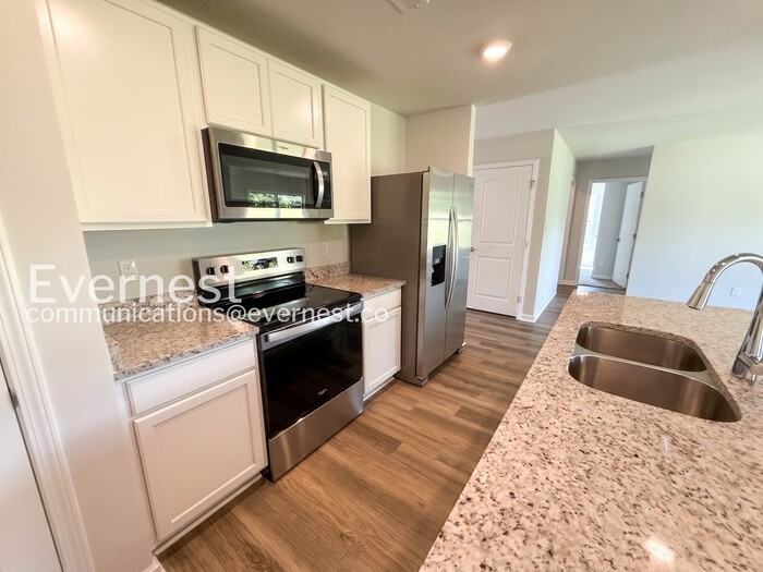 18864 Wicklow Cir - Photo 4 of 17