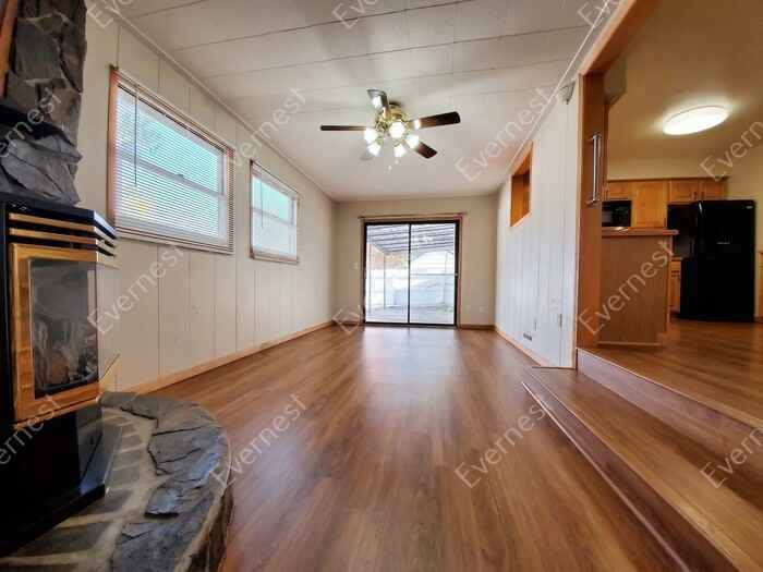 1116 Juniper Ct - Photo 6 of 19