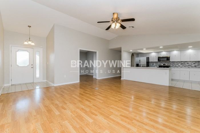 12497 Harper St - Photo 5 of 25