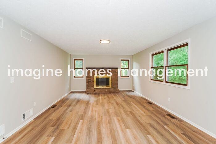 2569 Brafferton Ave - Photo 4 of 20