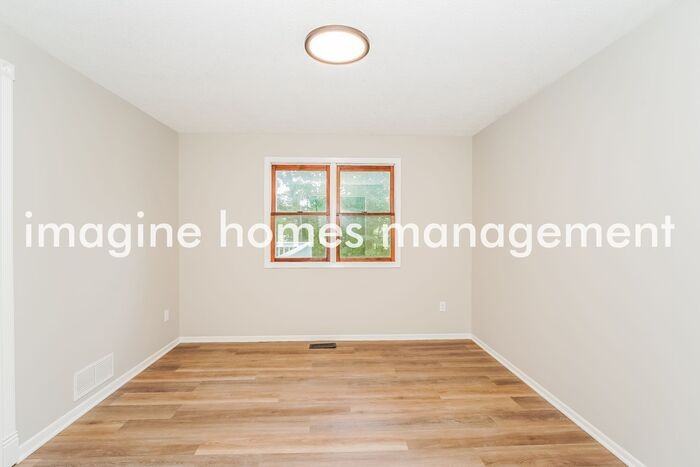 2569 Brafferton Ave - Photo 6 of 20