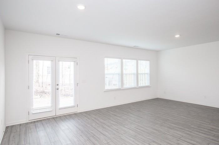 1080 Edwin Ln - Photo 3 of 4