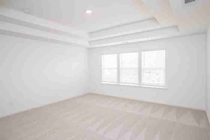 1080 Edwin Ln - Photo 4 of 4