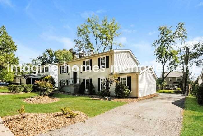 908 Broadhurst Dr - Photo 4 of 22