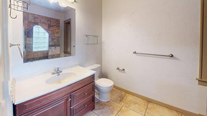 205 3rd Ave Ne - Photo 3 of 8