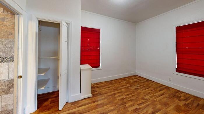 205 3rd Ave Ne - Photo 5 of 8
