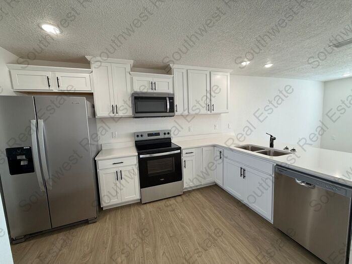 Ethan Ave #B - Photo 2 of 8