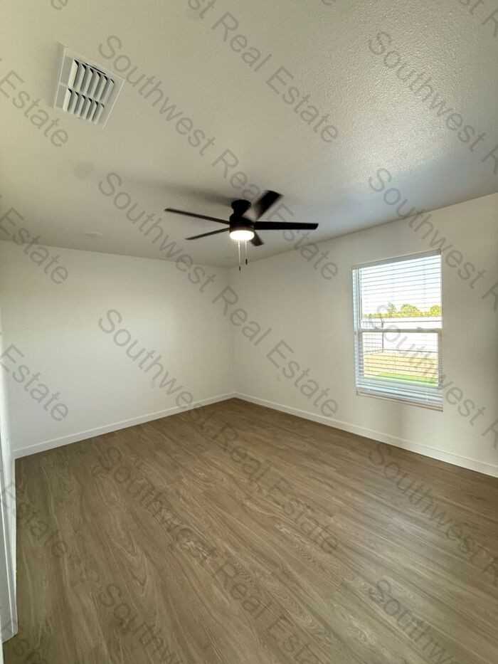 Ethan Ave #B - Photo 4 of 8