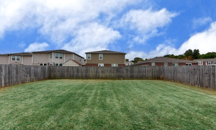 142 Vancouver Rd - Photo 2 of 28