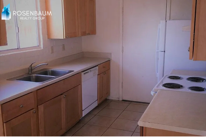 3647 E Bellevue St #3647 - Photo 5 of 7