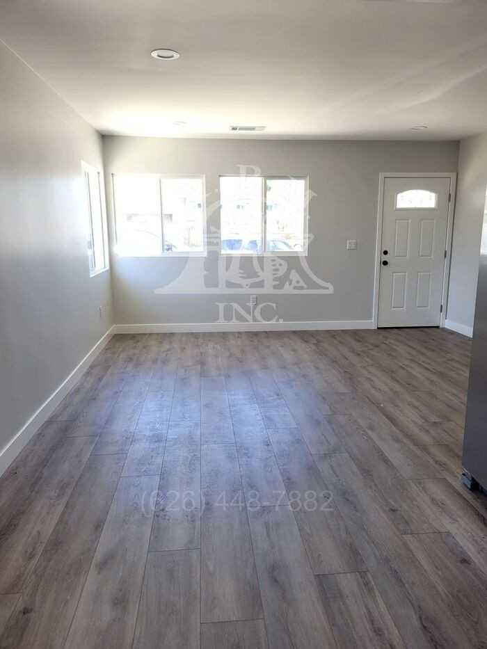 13872 Saranac Dr - Photo 2 of 12