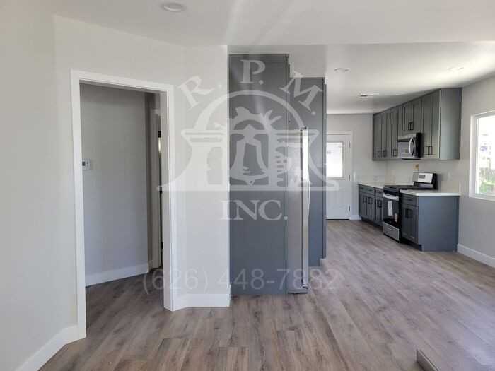 13872 Saranac Dr - Photo 3 of 12