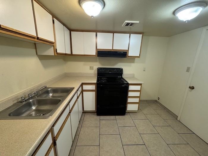 7129 W Wolf St - Photo 5 of 12