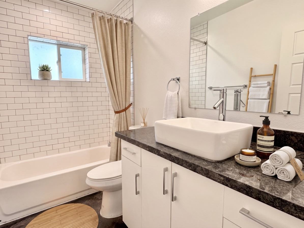 3625 N 16th St #104 - Photo 3 of 30