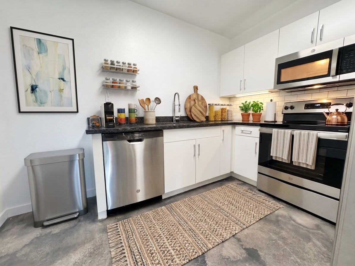 3625 N 16th St #104 - Photo 5 of 30